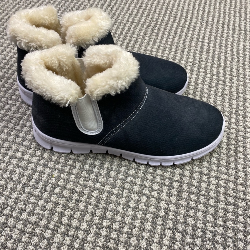 NWOT navy Faux-Fur Lined Slip-On Shoes - Picture 2 of 5